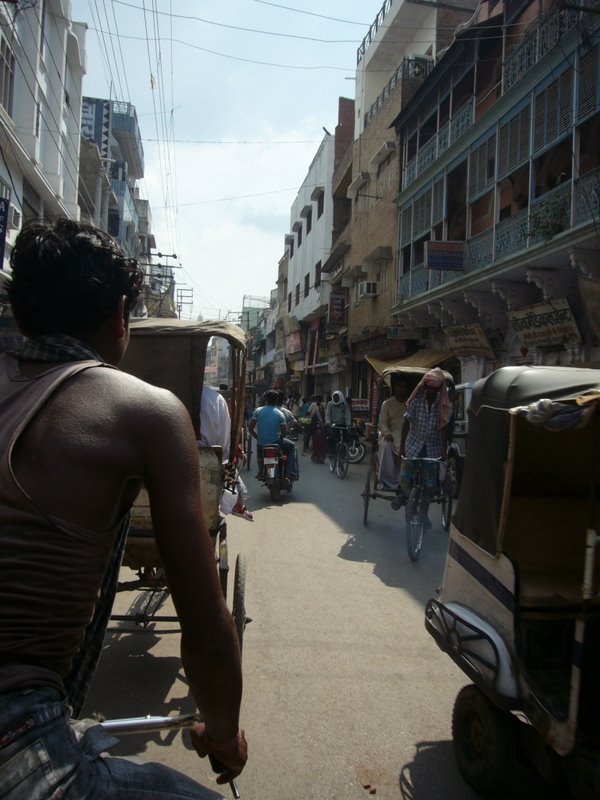 Travel - India - Varanasi - Narrow Backstreets